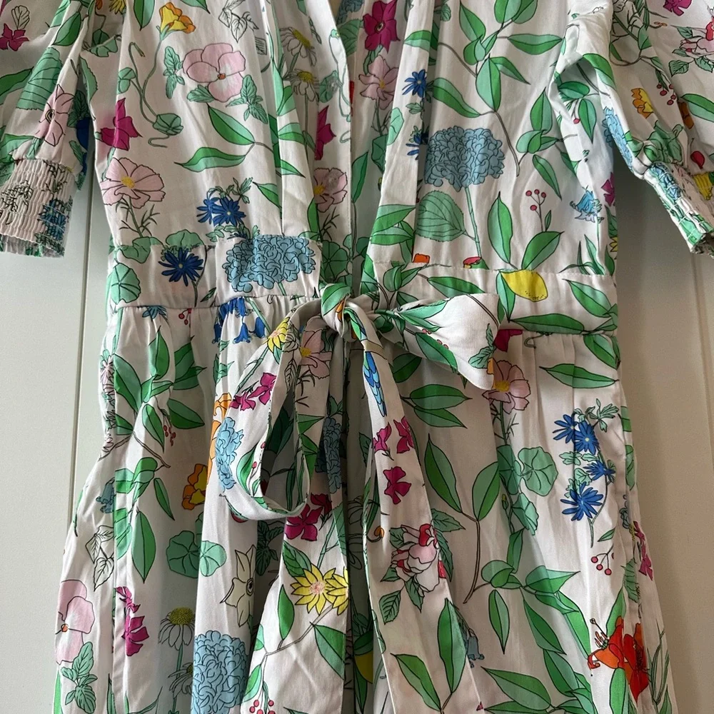 Floral White Maxi Dress with Green Leaf Print - Picture 4 of 9